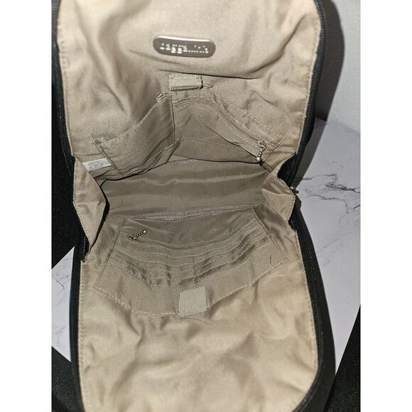 Baggallini Metro Convertible Backpack Sling Purse Zip Around Black 12x11x3.5